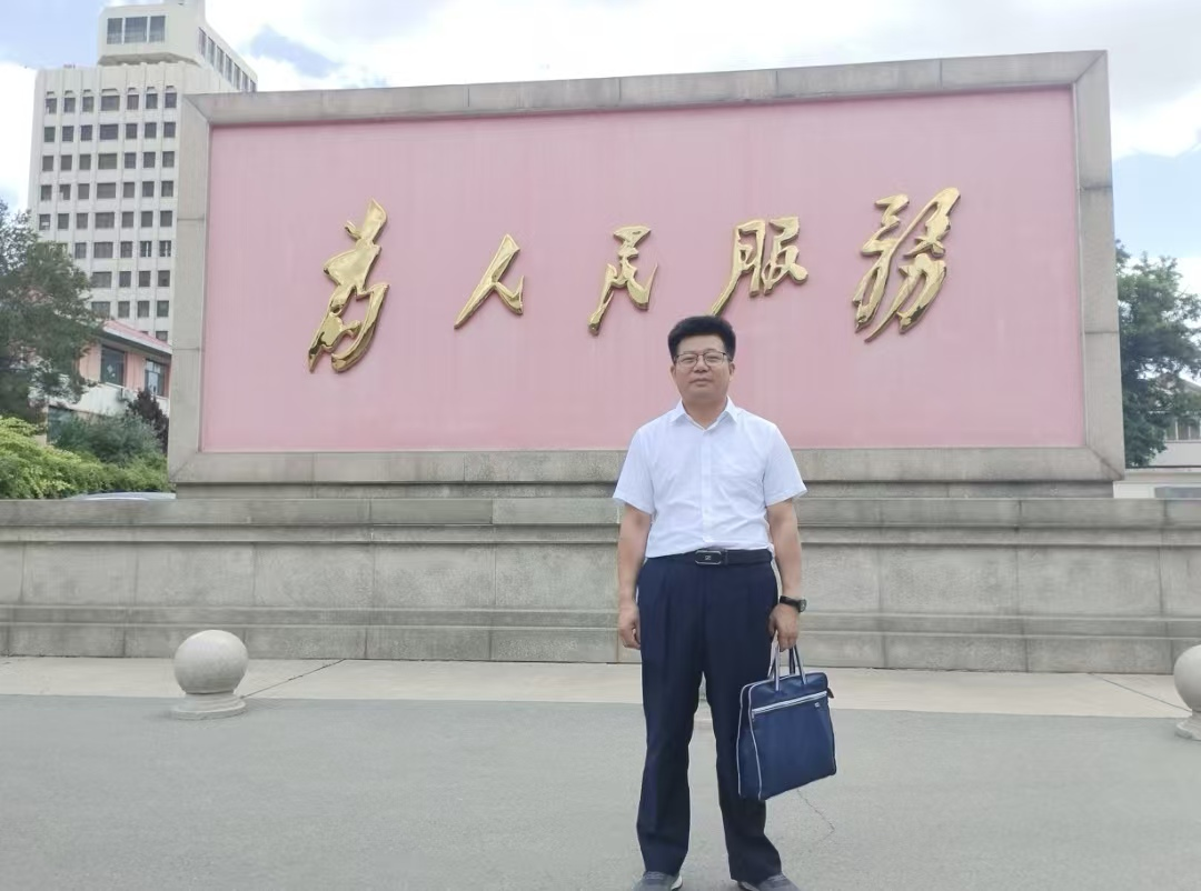 互联网时代让思想代沟逐渐融合，——陈忠德主任谈（当官老爷遇见新青年：一场关乎未来的思想交锋）